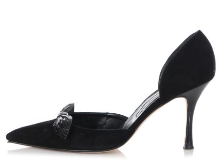 Manolo Blahnik Black Suede Pumps For Sale