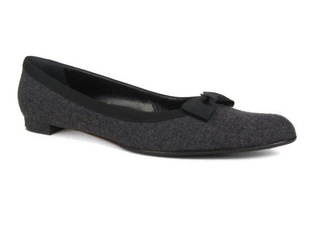 Manolo Blahnik Gray Flannel Lokot Flats For Cheap